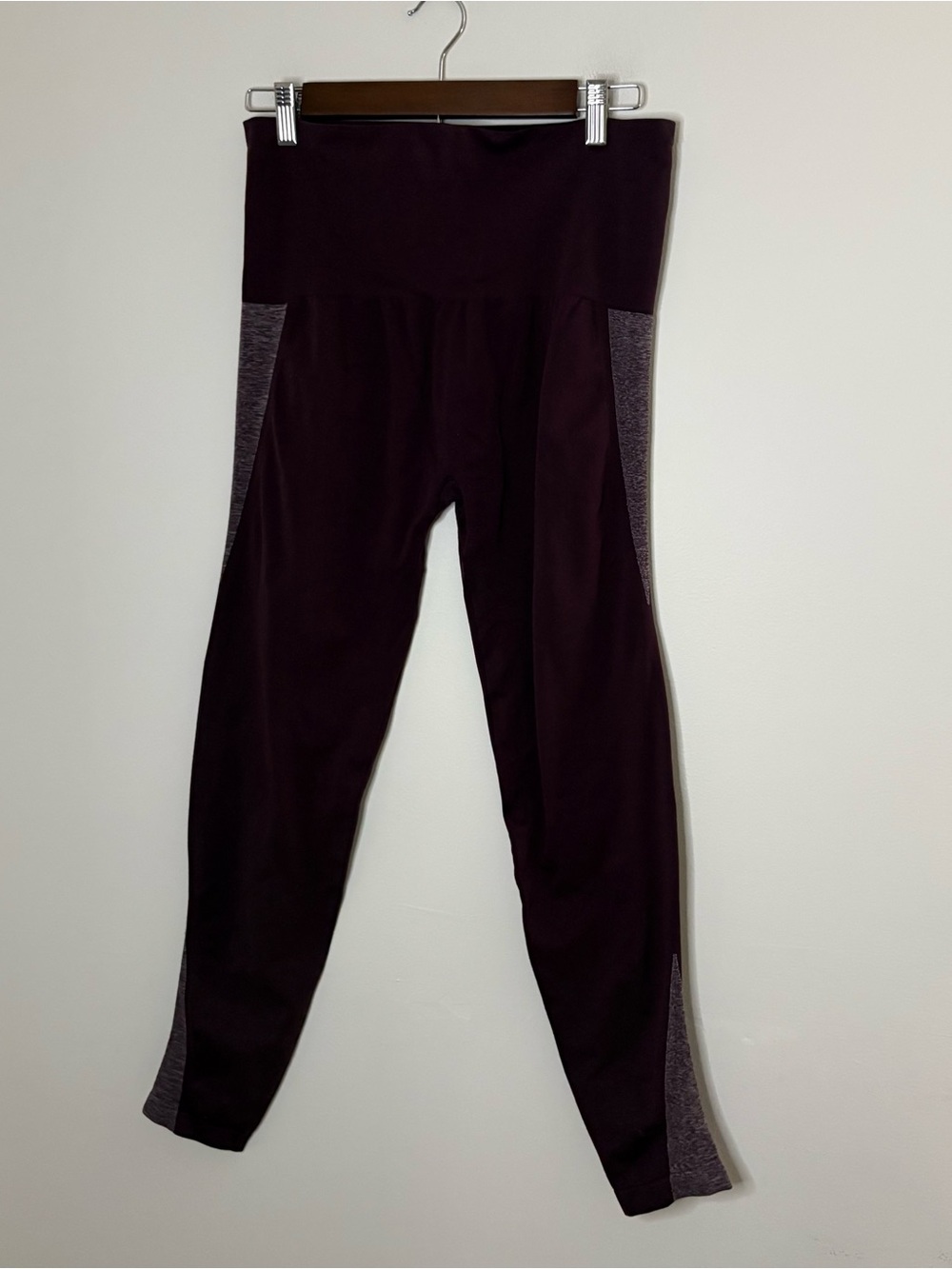 SPANX Love Your Assets Women’s leggings 29” waist maroon fall